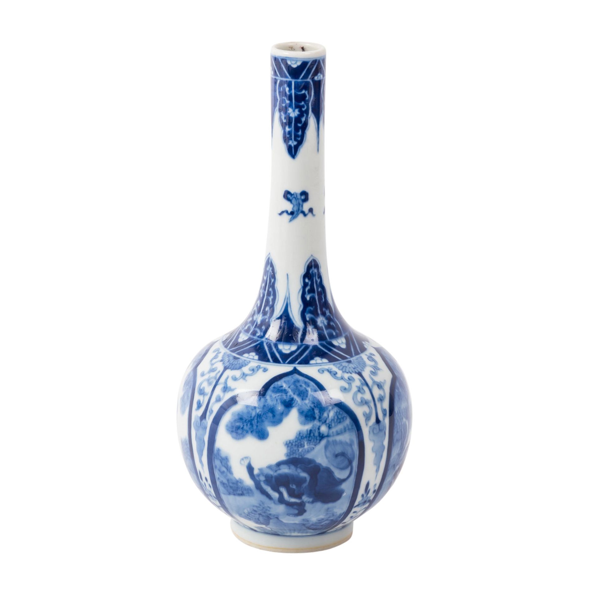 Blau-weiße Langhalsvase. CHINA, Qing-Dynastie (1644-1912). - Image 2 of 6