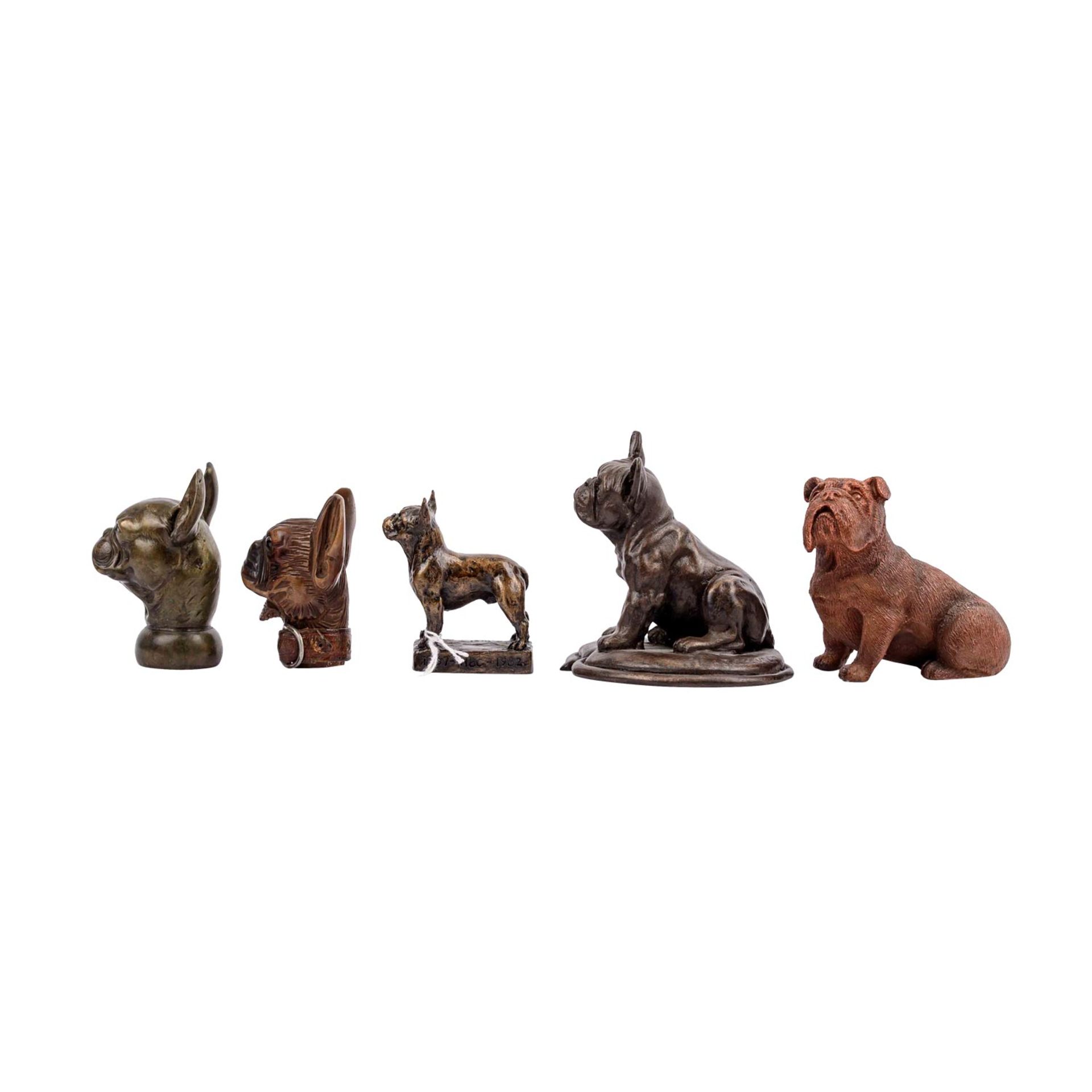 5-tlg Konvolut figürlicher Bulldoggen aus verschiedenen Materialien, - Bild 2 aus 6