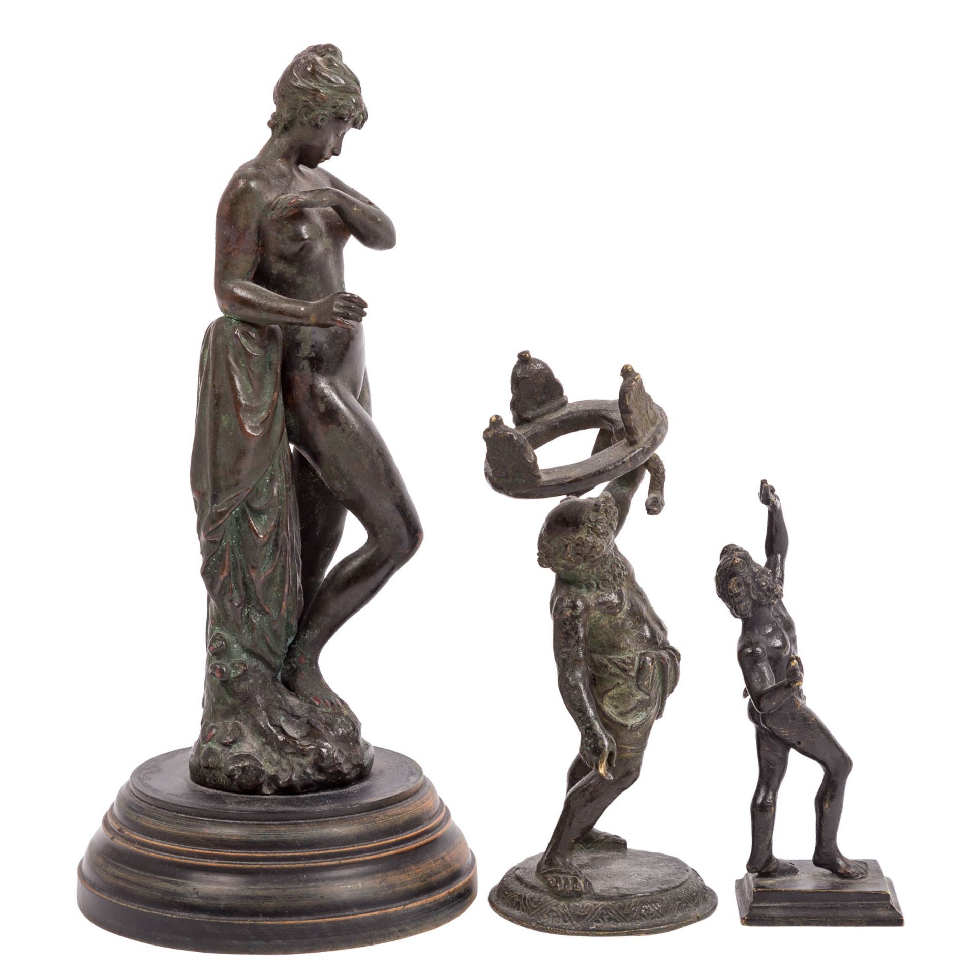 GÖRLING, FELIX u.a. 20. Jhd. Konvolut 3 Figuren: ein weiblicher Akt und zwei antike Bronzerepliken, - Bild 4 aus 5