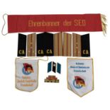 Konvolut Uniformteile/Effekten/Banner - Darunter u.a.