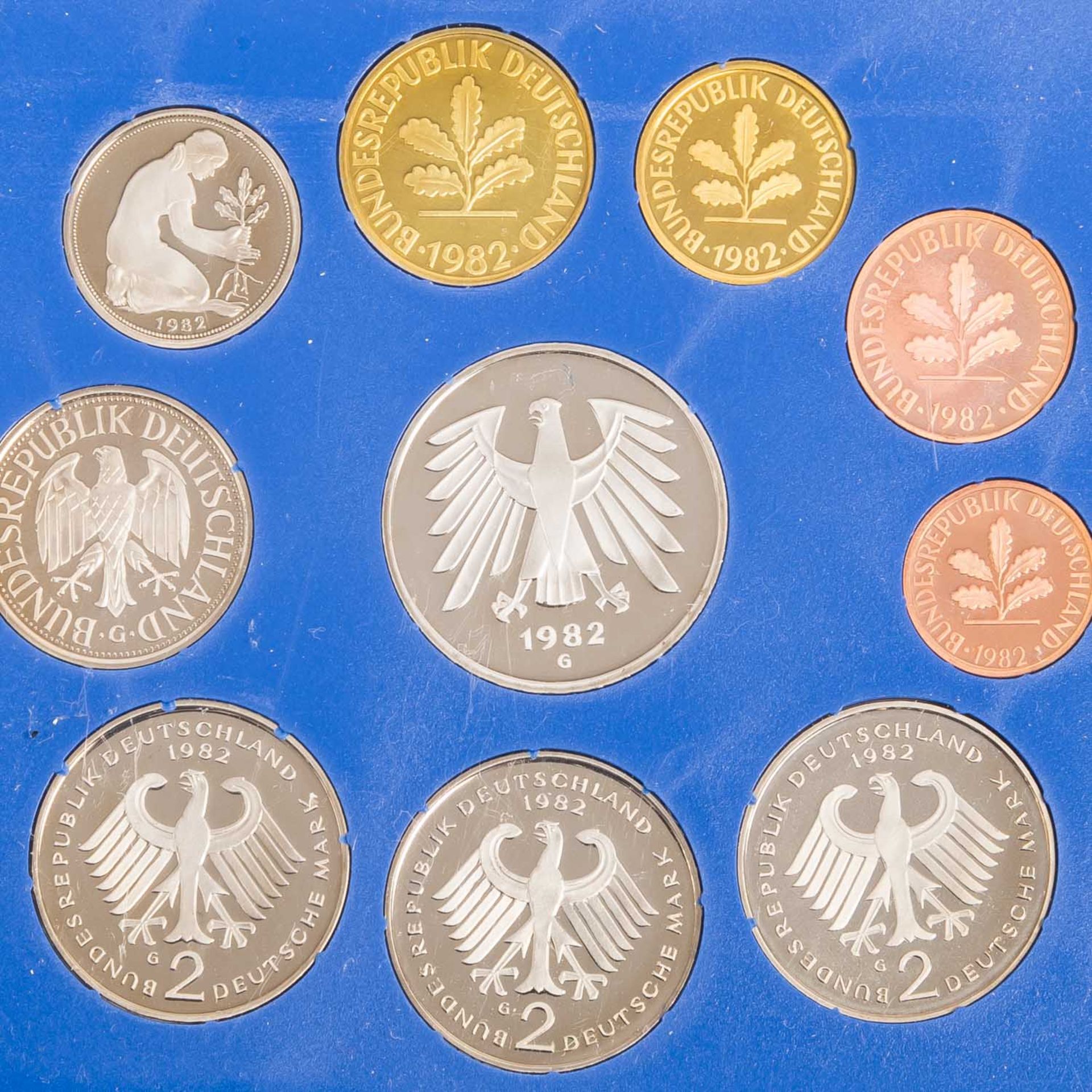 Schachtel mit grosser Anzahl an deutschen Kleinmünzen ab dem - Bild 11 aus 13