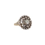 Ring mit Diamantrosen zus. ca. 0,60 ct,