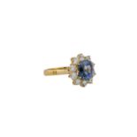 Ring mit Saphir ca. 3,0 ct in feiner Farbe und Brillanten