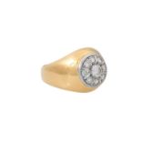 Ring mit 9 Brillanten, Mittelstein ca. 0,50 ct,