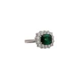 Ring mit feinem Turmalin entouriert von Brillanten zus. ca. 0,8 ct,