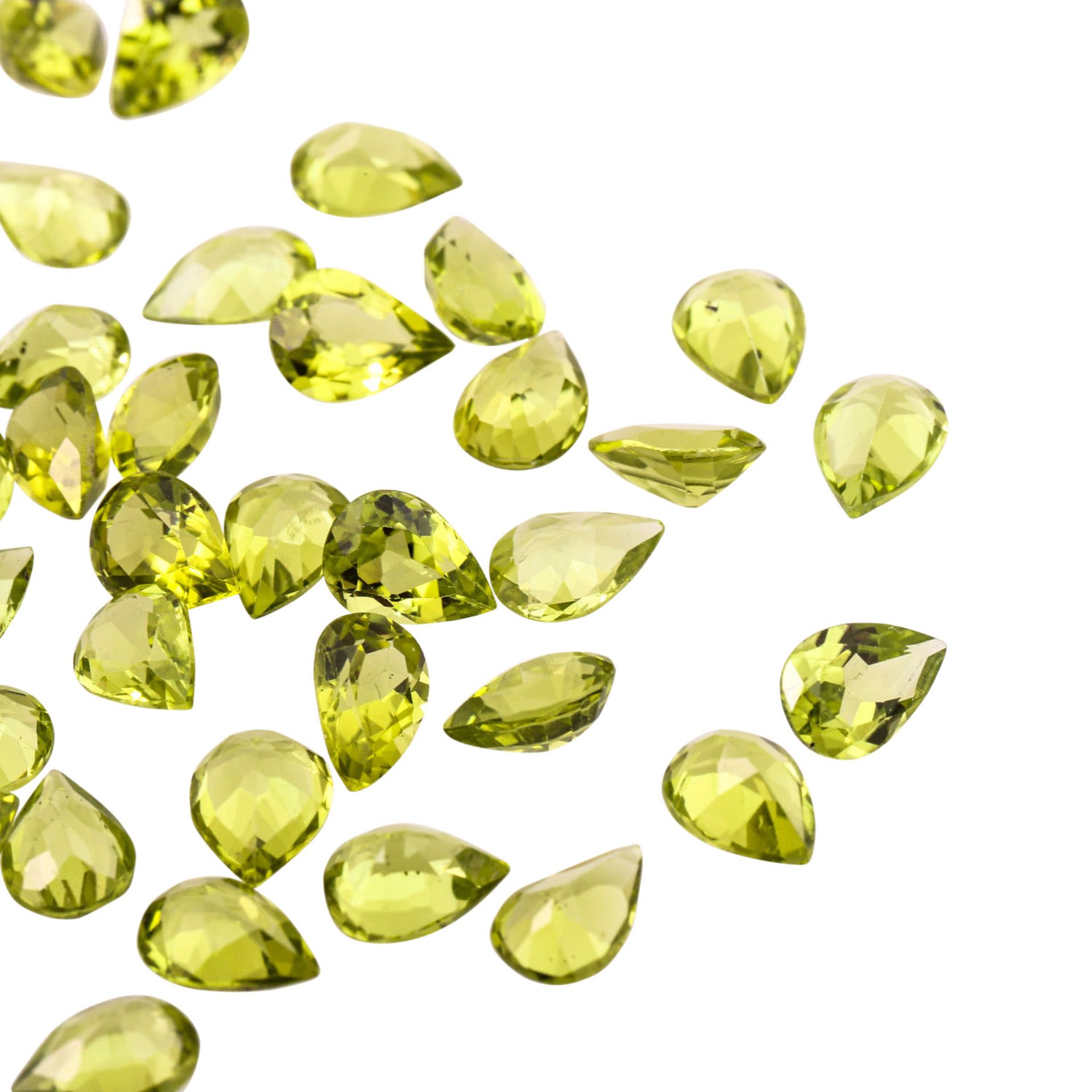 Konvolut 48 Peridot-Tropfen zus. 34,1 ct, - Image 2 of 5