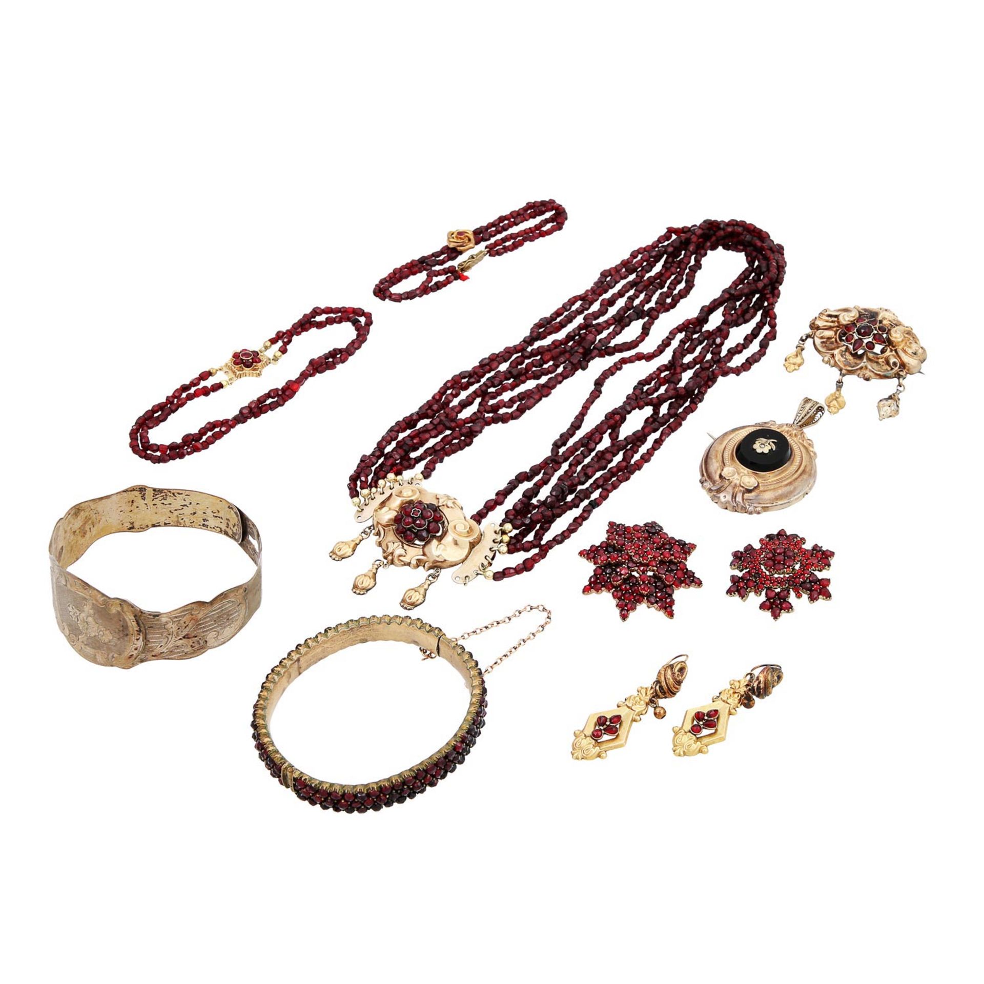 Konvolut Granat- und Silberschmuck,