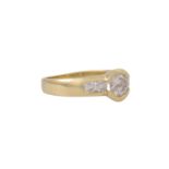 Ring mittig mit Brillant ca. 0,6ct,