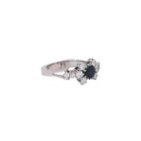 Ring mit Saphir und Brillanten von zus. ca. 0,8 ct,