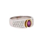 Ring mit oval facettiertem Rubin ca. 0,70 ct