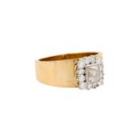 Ring mit zentralem Diamant ca. 0,7 ct,