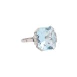 Ring mit Aquamarin und Achtkantdiamanten von zus. 0,1 ct,