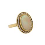 Ring mit Opal ca. 3,67ct,