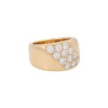 Ring mit Brillanten von zus. ca. 2,2 ct FW (F-G)/SI,