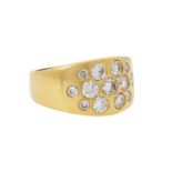 Ring mit 15 Brillanten von zus. ca. 1,5 ct,