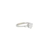 Ring mit zentralem Brillant ca. 1,2 ct,