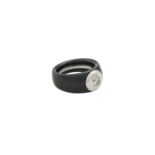 Schwarzer Keramikring mit Brillant ca. 0,5 ct,