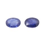 2 Saphire von zus. ca. 3,9 ct