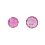 Konvolut von 2 rund facettierten rosa Saphiren von zus. ca. 1,35 ct