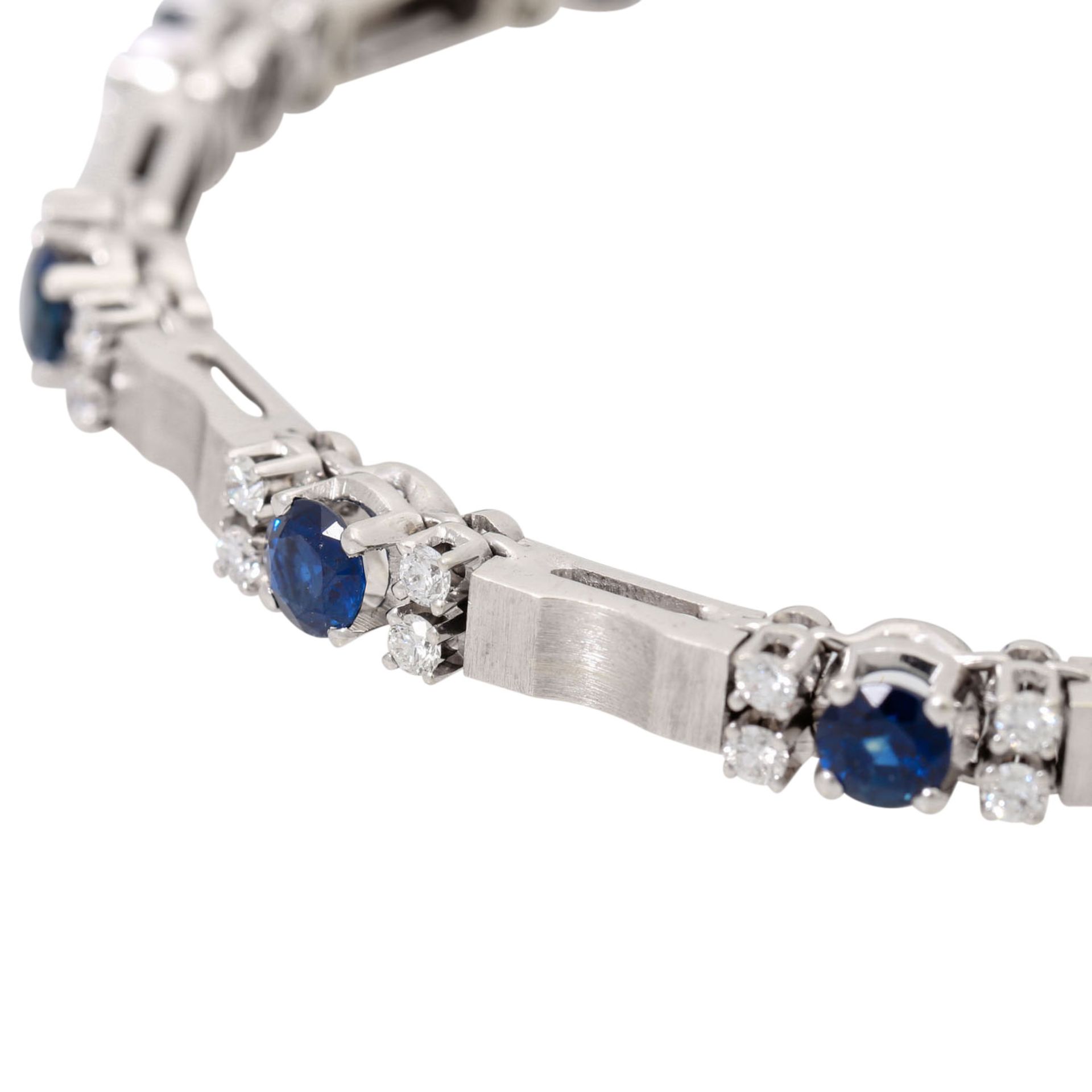 Armband mit 10 Saphiren und 40 Brillanten von zus. ca. 1,2 ct, - Image 3 of 4