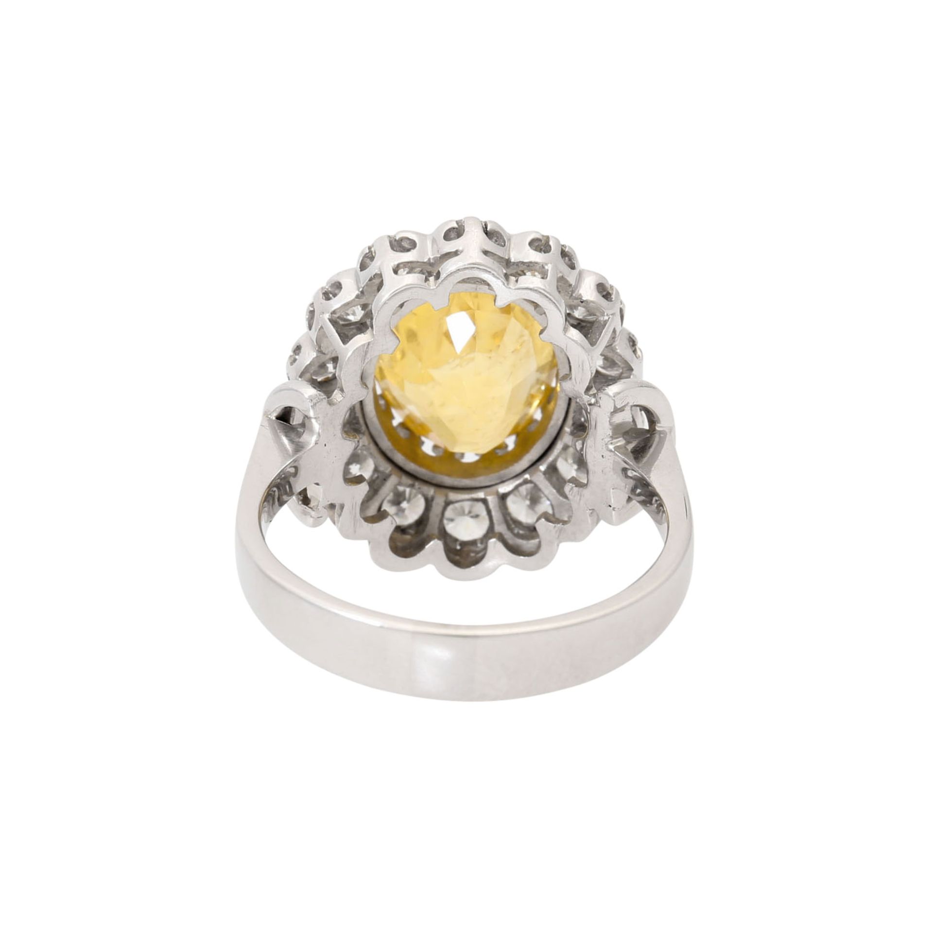 Ring mit gelbem Saphir ca. 7,5 ct und 14 Brillanten zus. ca. 2 ct, - Bild 3 aus 4