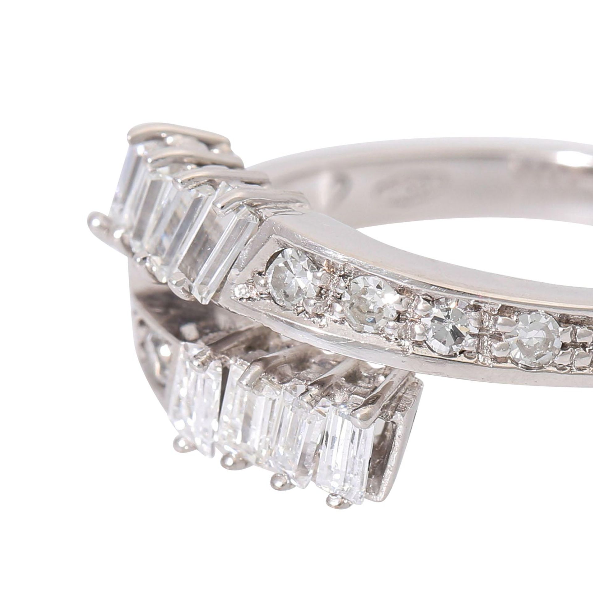 Ring mit Diamanten zus. ca. 0,65 ct, - Image 3 of 3