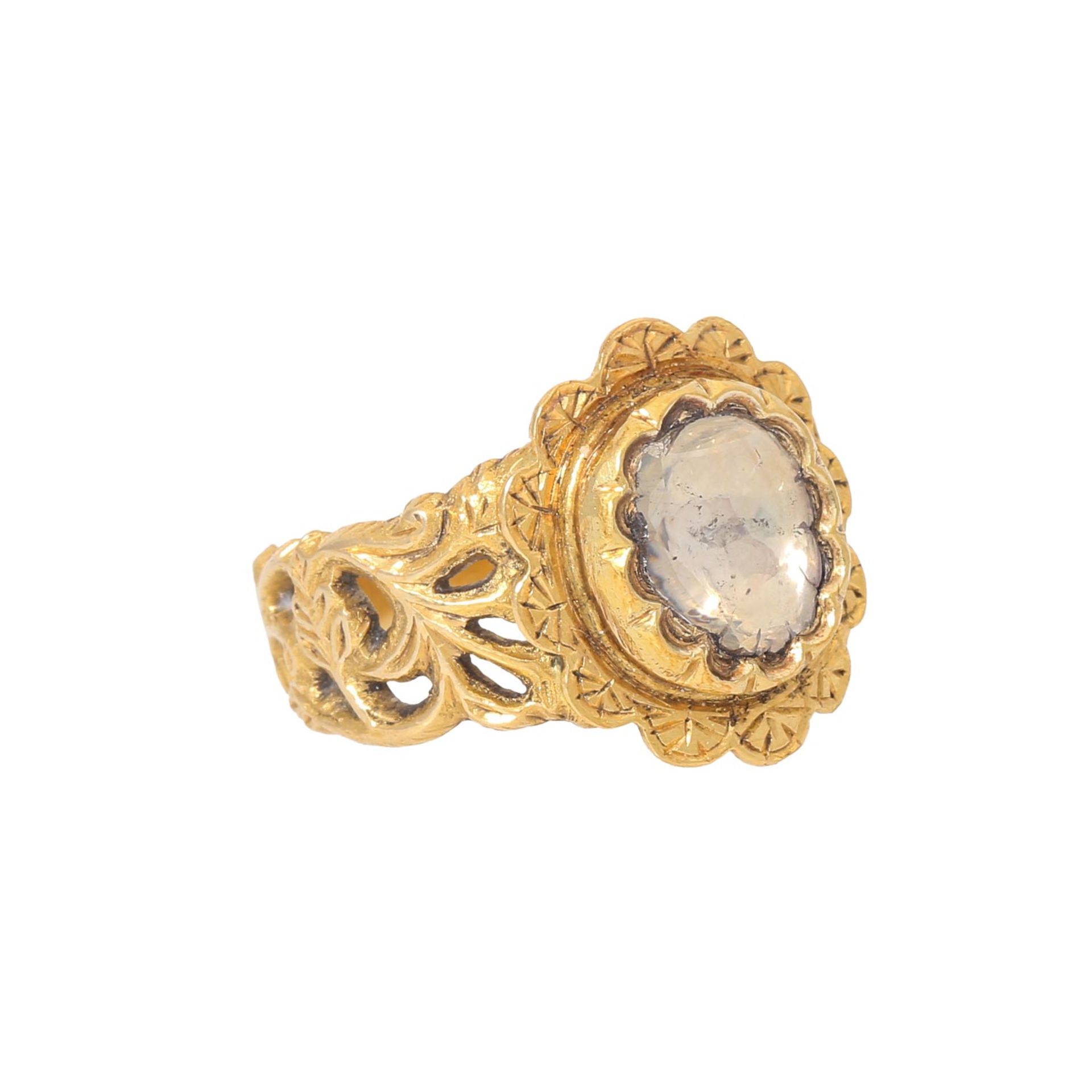 Ring mit Diamant von ca. 8,7x7,7 mm,