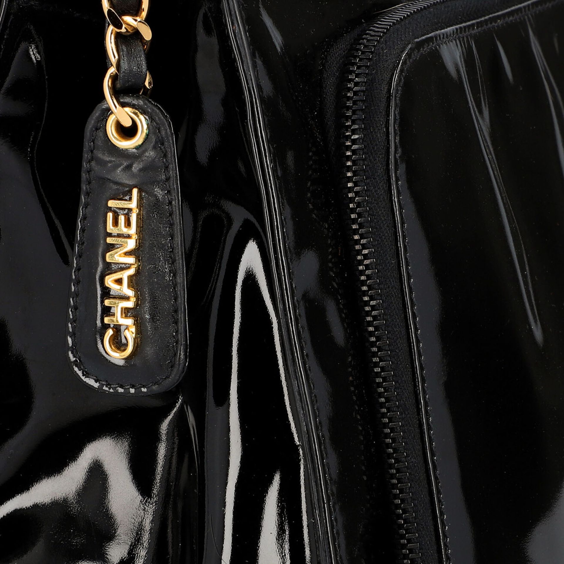 CHANEL VINTAGE Shopper "CC PATENT LEATHER SHOULDER BAG", Koll. 1996/1997. - Bild 8 aus 9