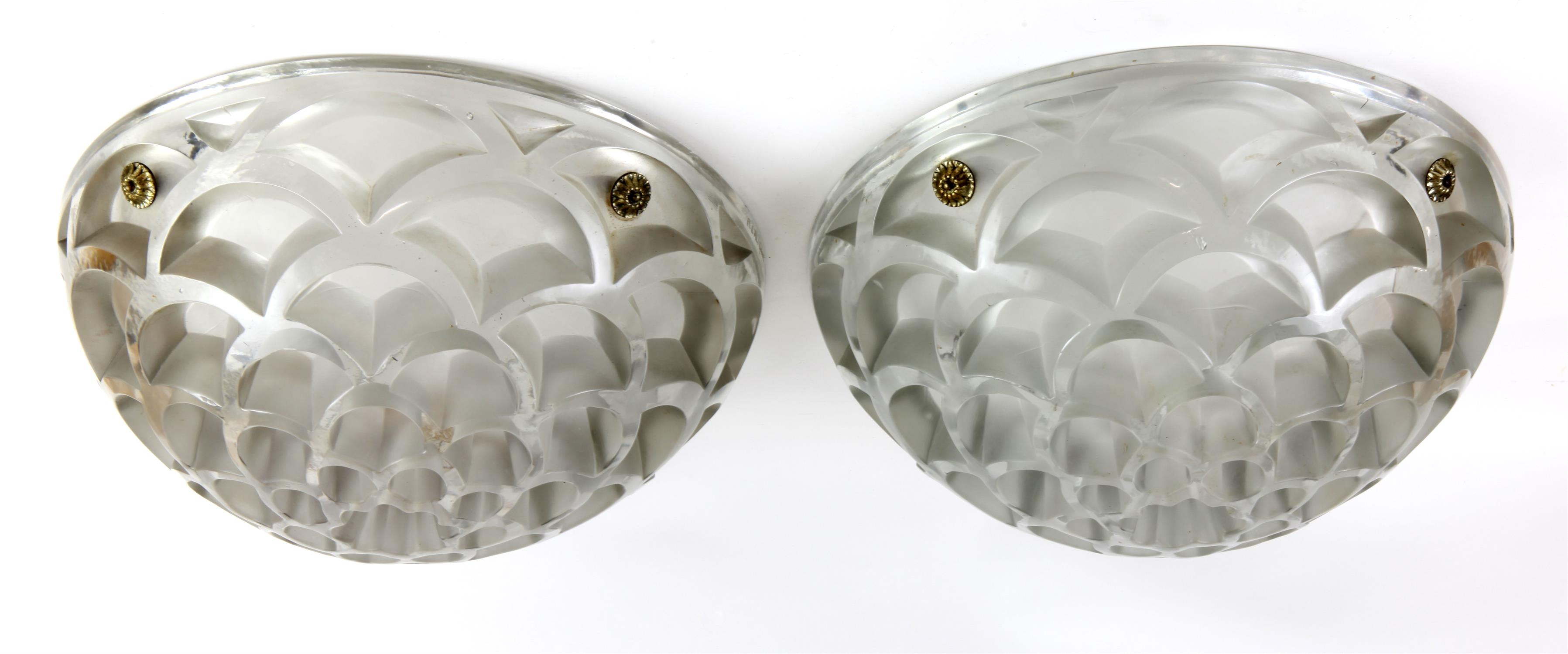 Pair of Rene Lalique "Rinceaux" Chandeliers / plaffoniers, Model: 2468 Circa 1926, 37.5cm diameter,