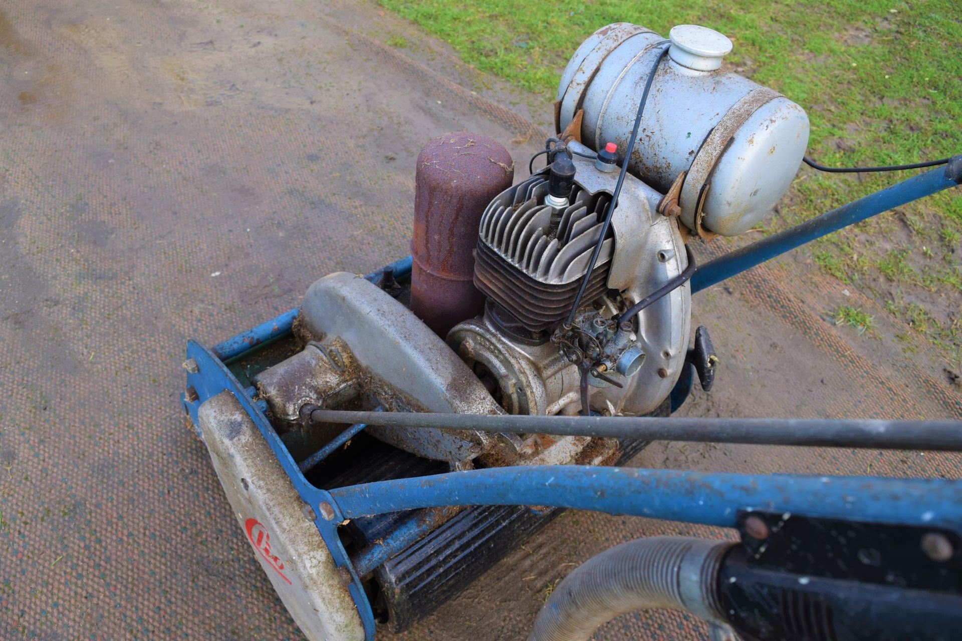 'Clio' push lawn mower (untested) & vintage turf lifter Late John Crittall Collection, - Image 5 of 6