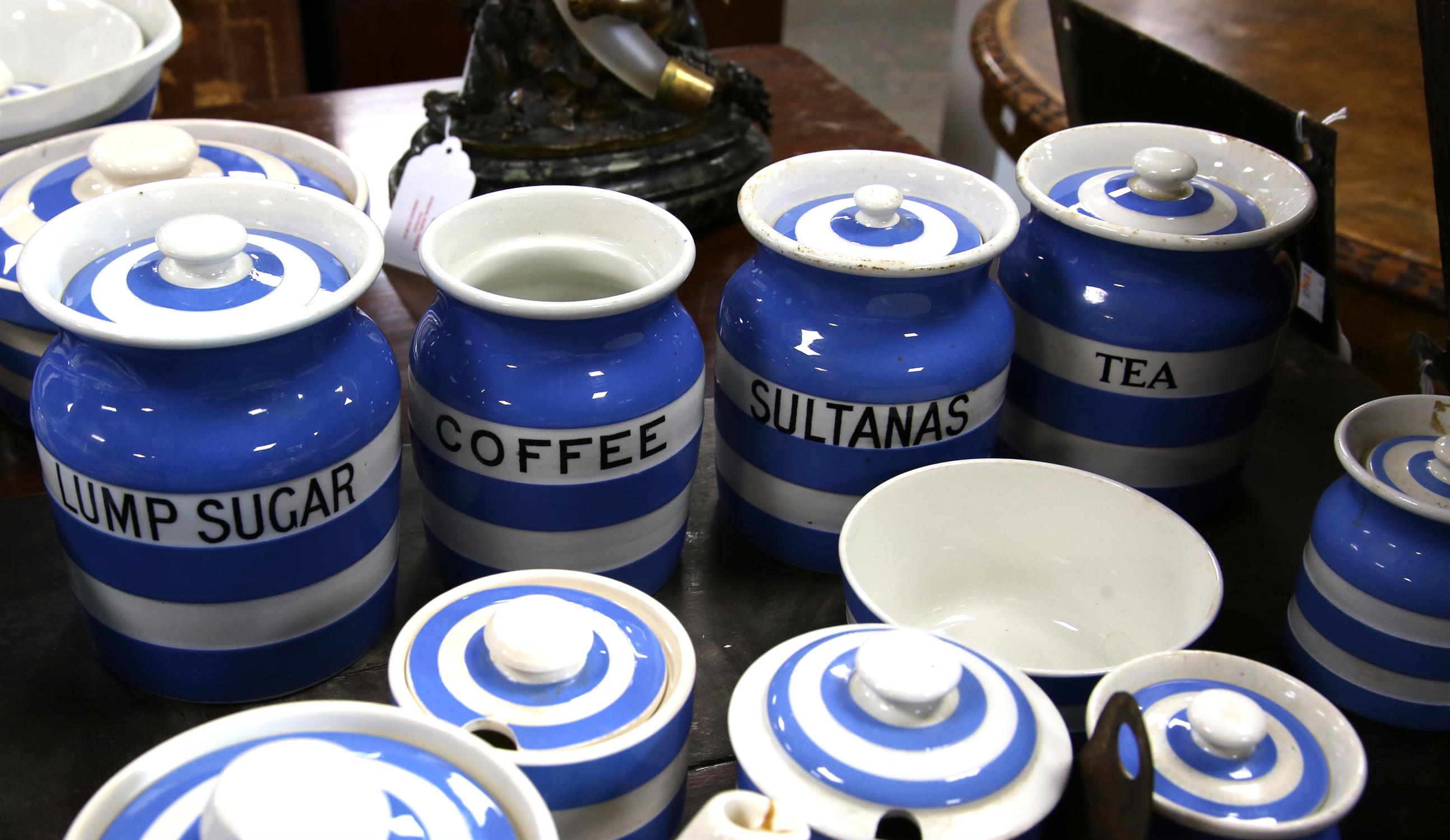 Collection of approx. 68 pieces of T. G. Green Cornishware with green back stamps to include 16 - Image 8 of 9