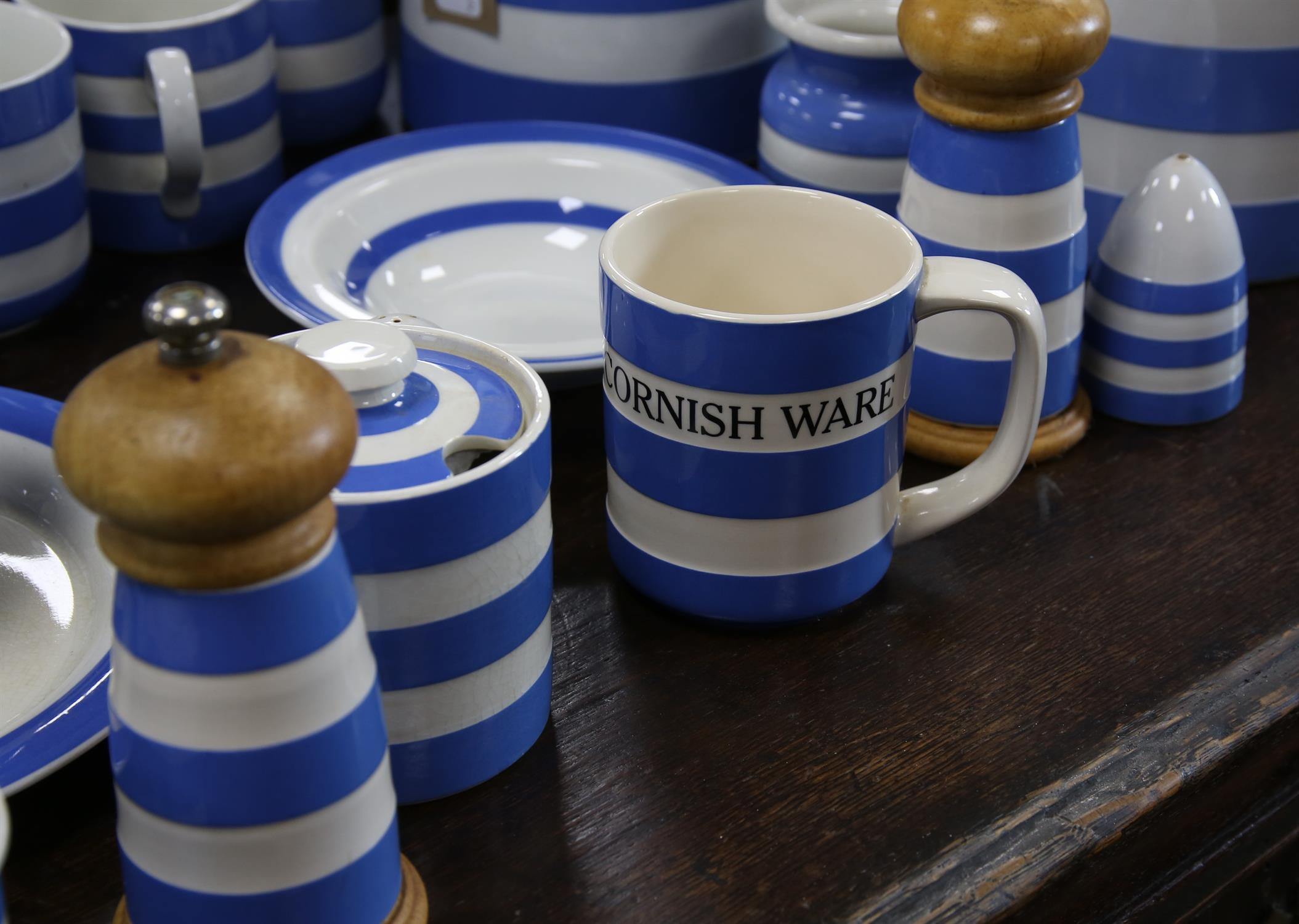 Collection of approx. 68 pieces of T. G. Green Cornishware with green back stamps to include 16 - Image 6 of 9