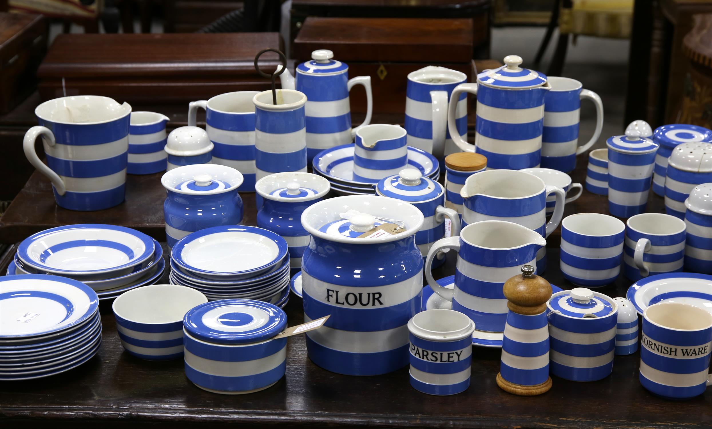 Collection of approx. 68 pieces of T. G. Green Cornishware with green back stamps to include 16 - Image 2 of 9