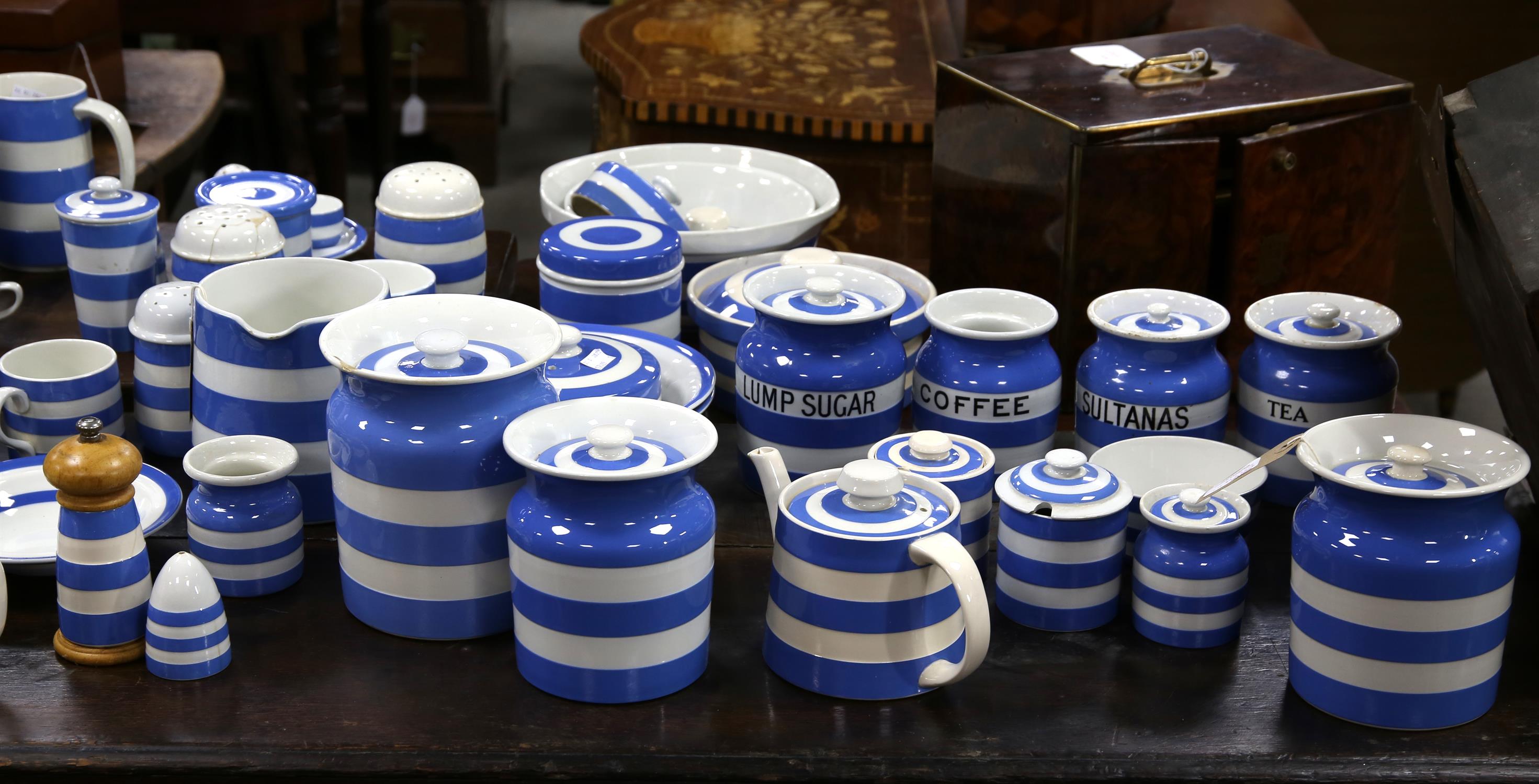 Collection of approx. 68 pieces of T. G. Green Cornishware with green back stamps to include 16 - Image 3 of 9