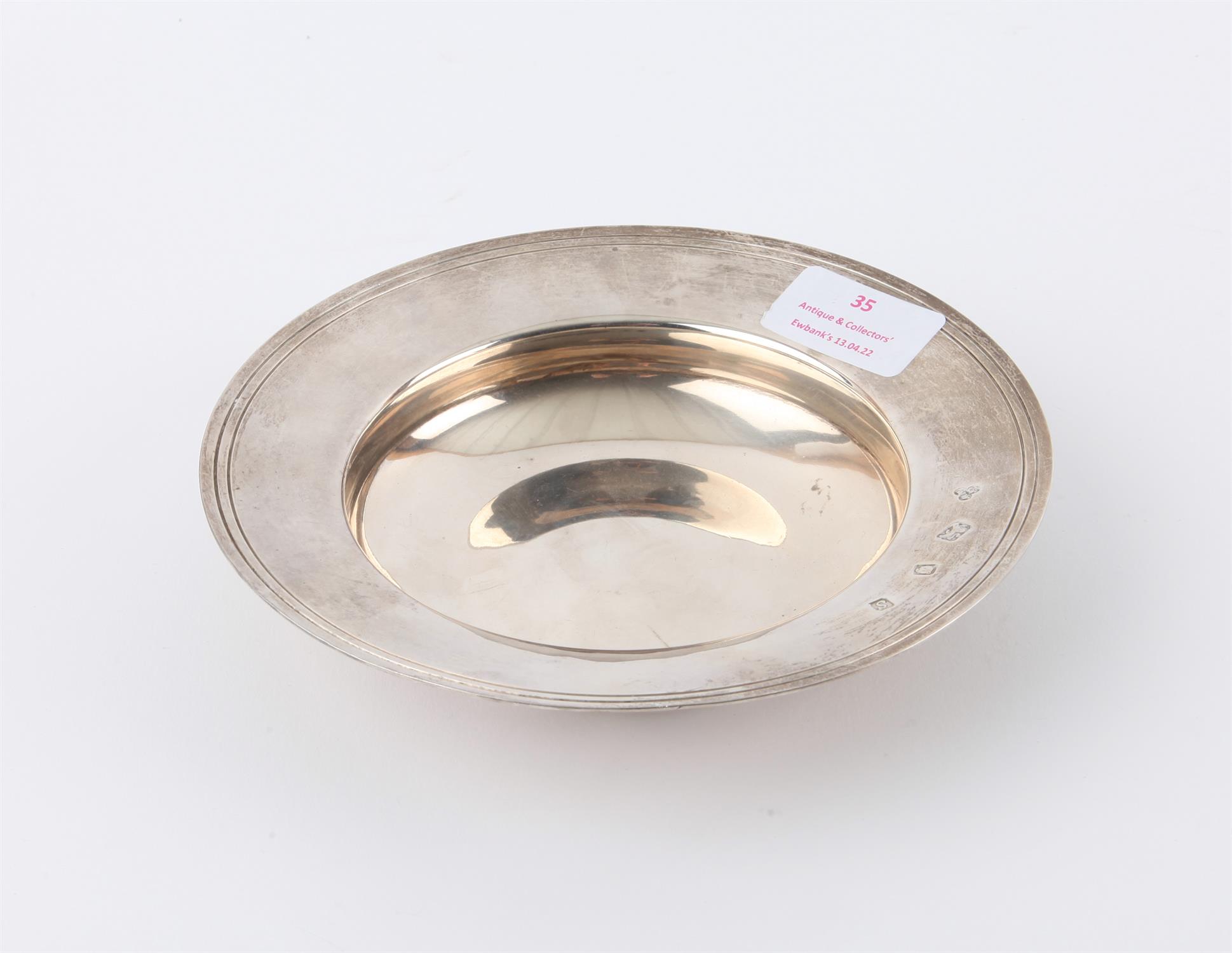 Silver Armada dish, London 1973, Wakely & Wheeler, 17 cm diameter, 8.5 oz