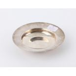 Silver Armada dish, London 1973, Wakely & Wheeler, 17 cm diameter, 8.5 oz