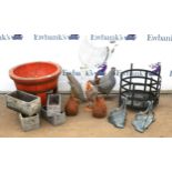 Garden log basket, barrel form jardiniere, a pair of garden alloy wall brackets, and garden chicken