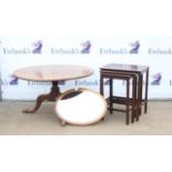Mahogany tripod table, the circular top on cabriole legs (reduced in height), 51 cm high 88 cm
