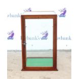 Mahogany framed glazed shop table top cabinet, fitted for two shelves (missing) with glass door,