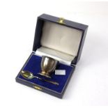 Cased silver egg cup and spoon christening set, inscriptions free Birmingham 1965