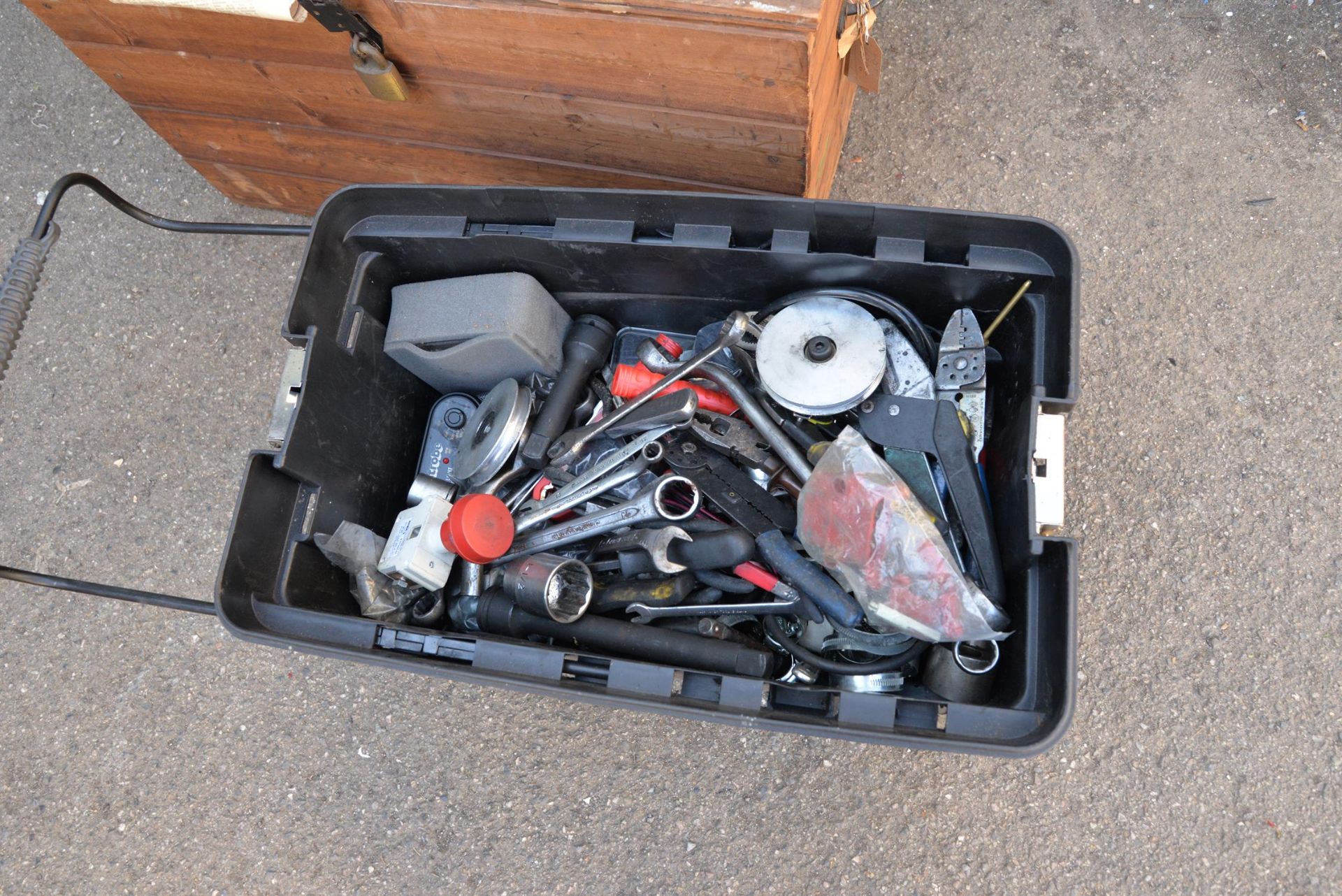 tool box with various tools. - Image 4 of 4