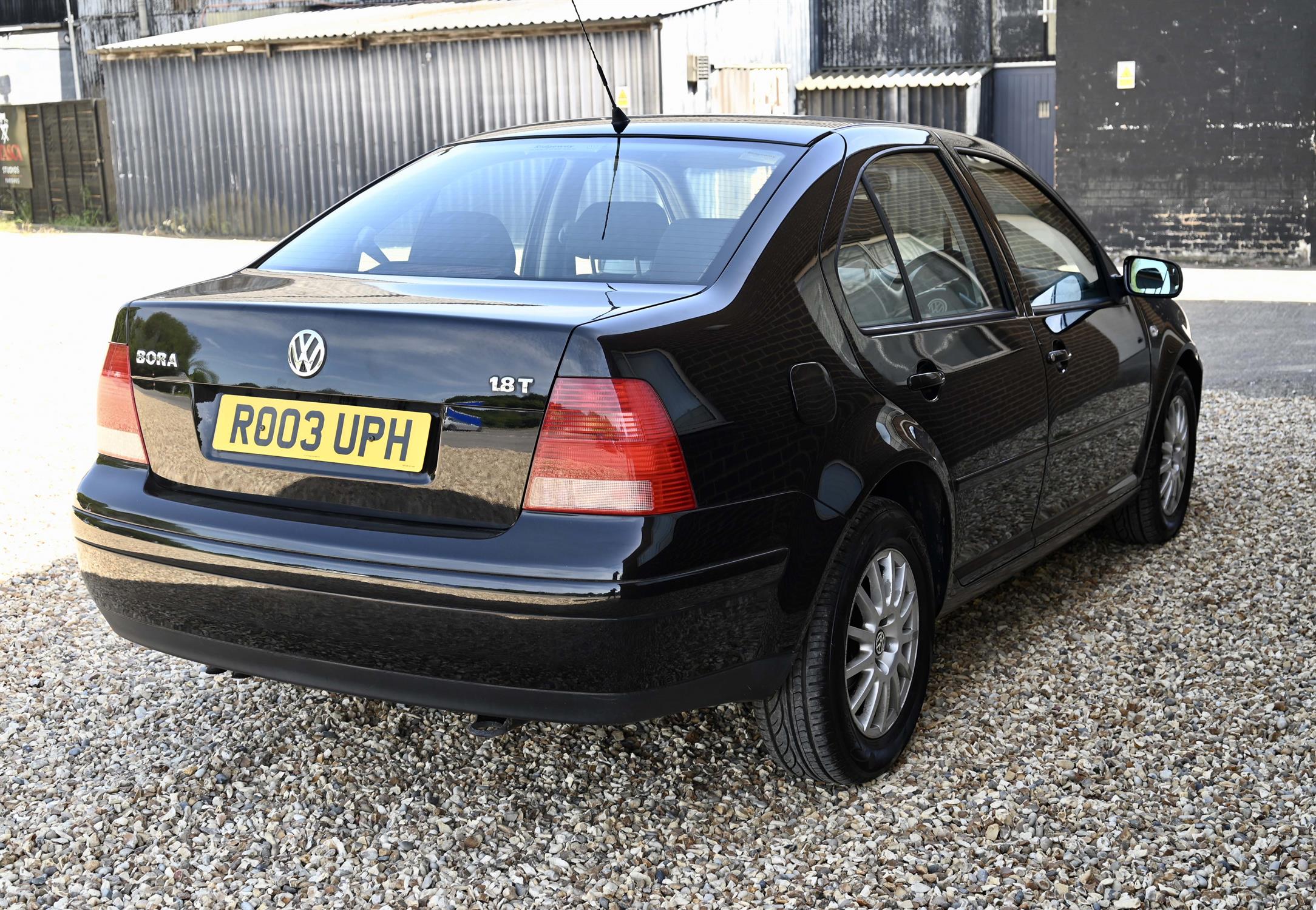 2003 (Mk 4) VW Bora ST 1.8T Black coachwork with charcoal cloth upholstery. 5-speed manual, - Image 7 of 16