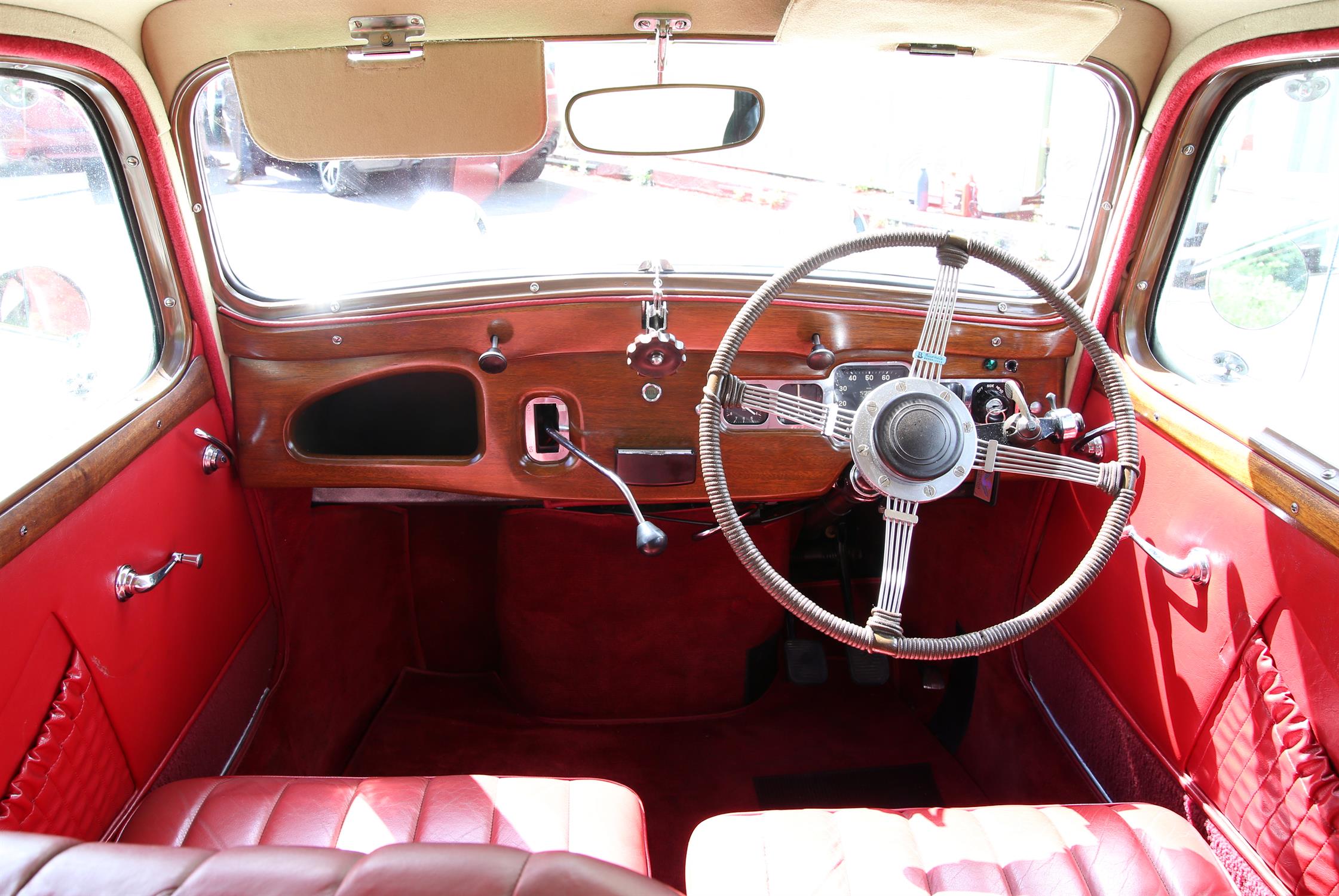 Citroen Traction Avant Light 15. 1948. Registration NFF 411. - British made in Slough in 1948. - Image 5 of 8