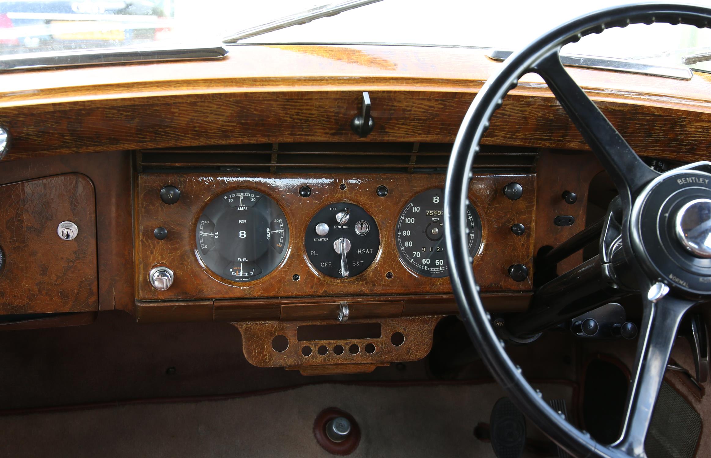 1953 R Type Bentley. 4.5L. Silver Grey. Four speed automatic. Registration number 633 NOT. - Image 7 of 15