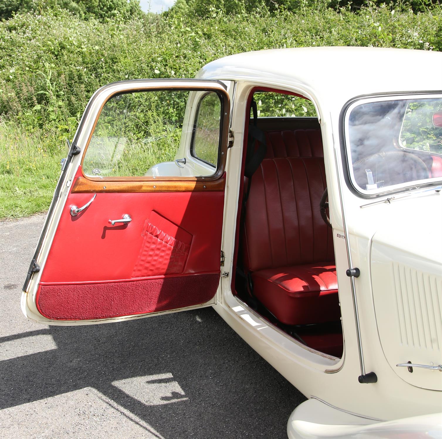 Citroen Traction Avant Light 15. 1948. Registration NFF 411. - British made in Slough in 1948. - Image 4 of 8