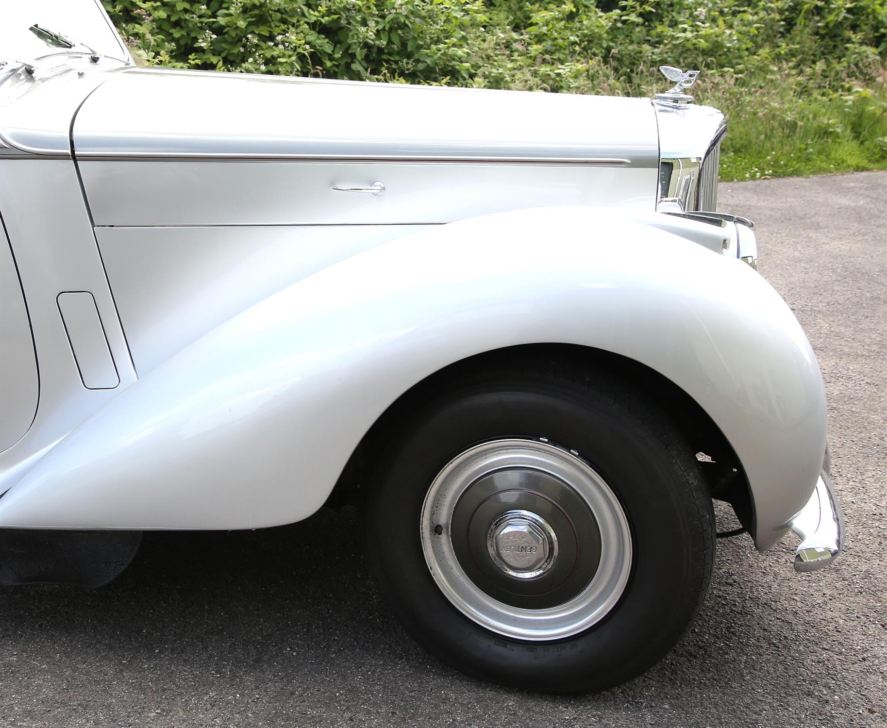 1953 R Type Bentley. 4.5L. Silver Grey. Four speed automatic. Registration number 633 NOT. - Image 11 of 15