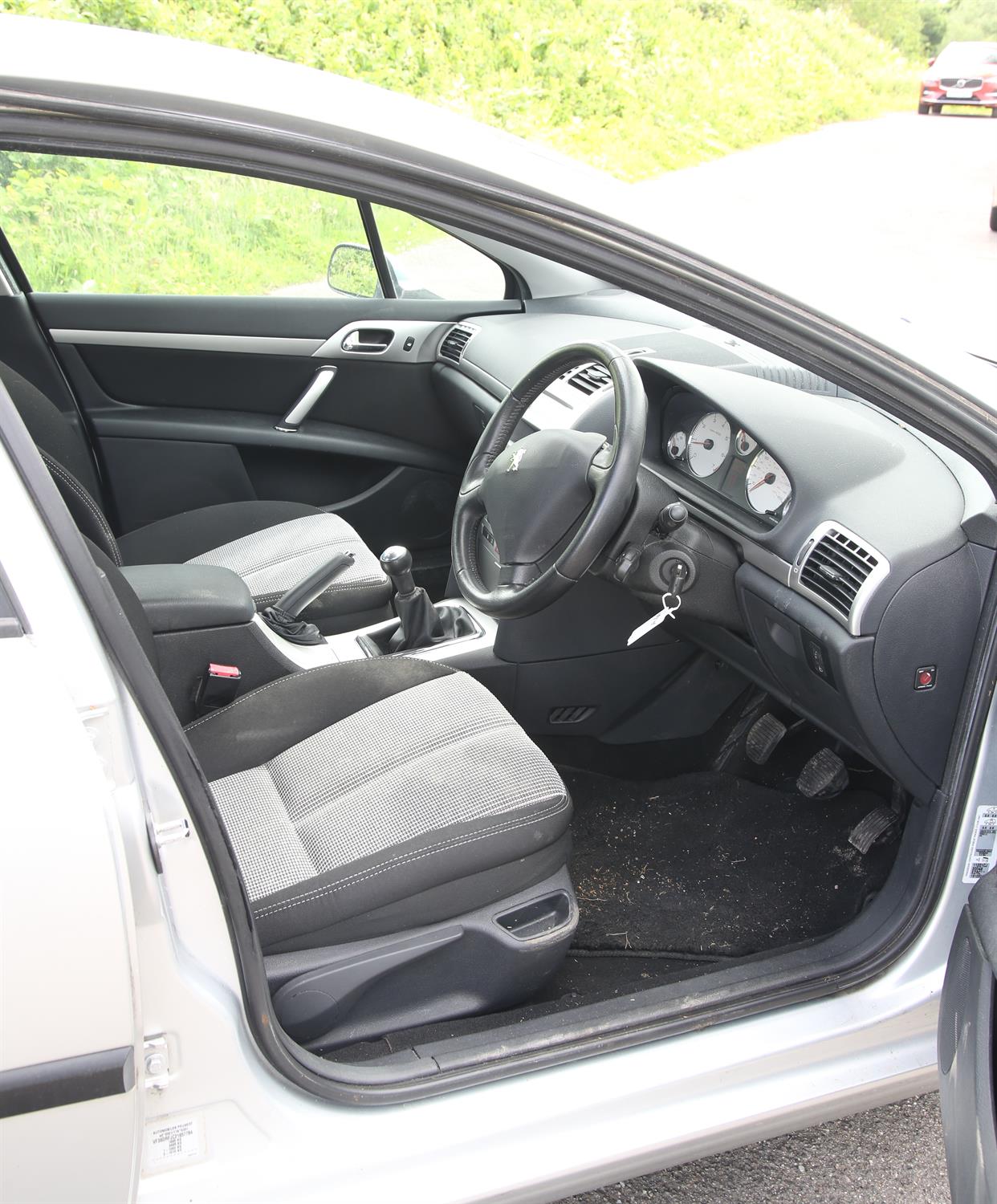 Peugeot 407 SE 4 door. Registration number SN09 HGX. First registered 18-03-2009. - Image 5 of 6