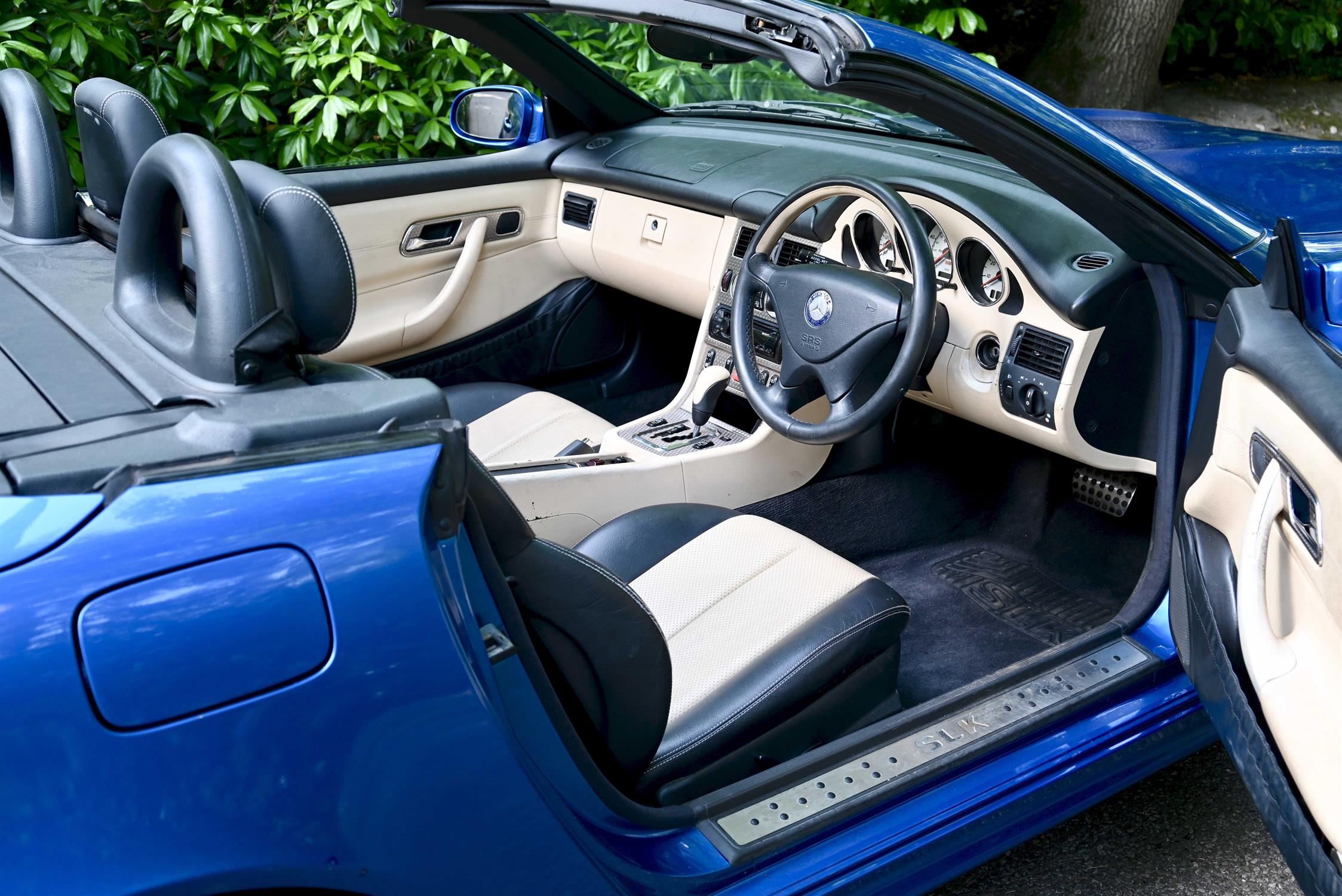 Mercedes Benz 230 SLK Convertible Auto Electric Blue coachwork with duo-tone black/beige leather - Image 10 of 15