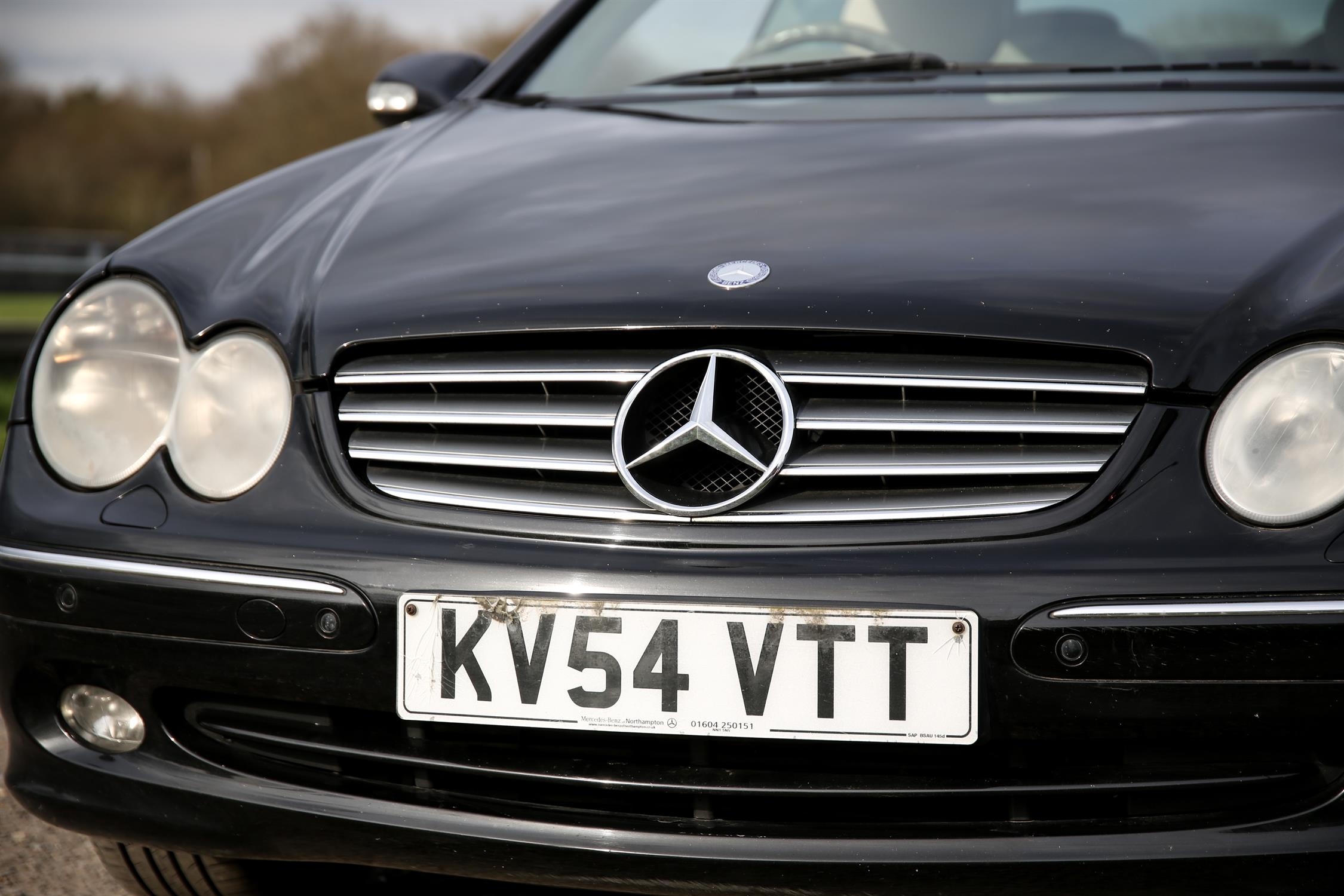 Mercedes CLK 200 Elegance Kompressor convertible in black. Registration number KV54 VTT. - Image 4 of 19