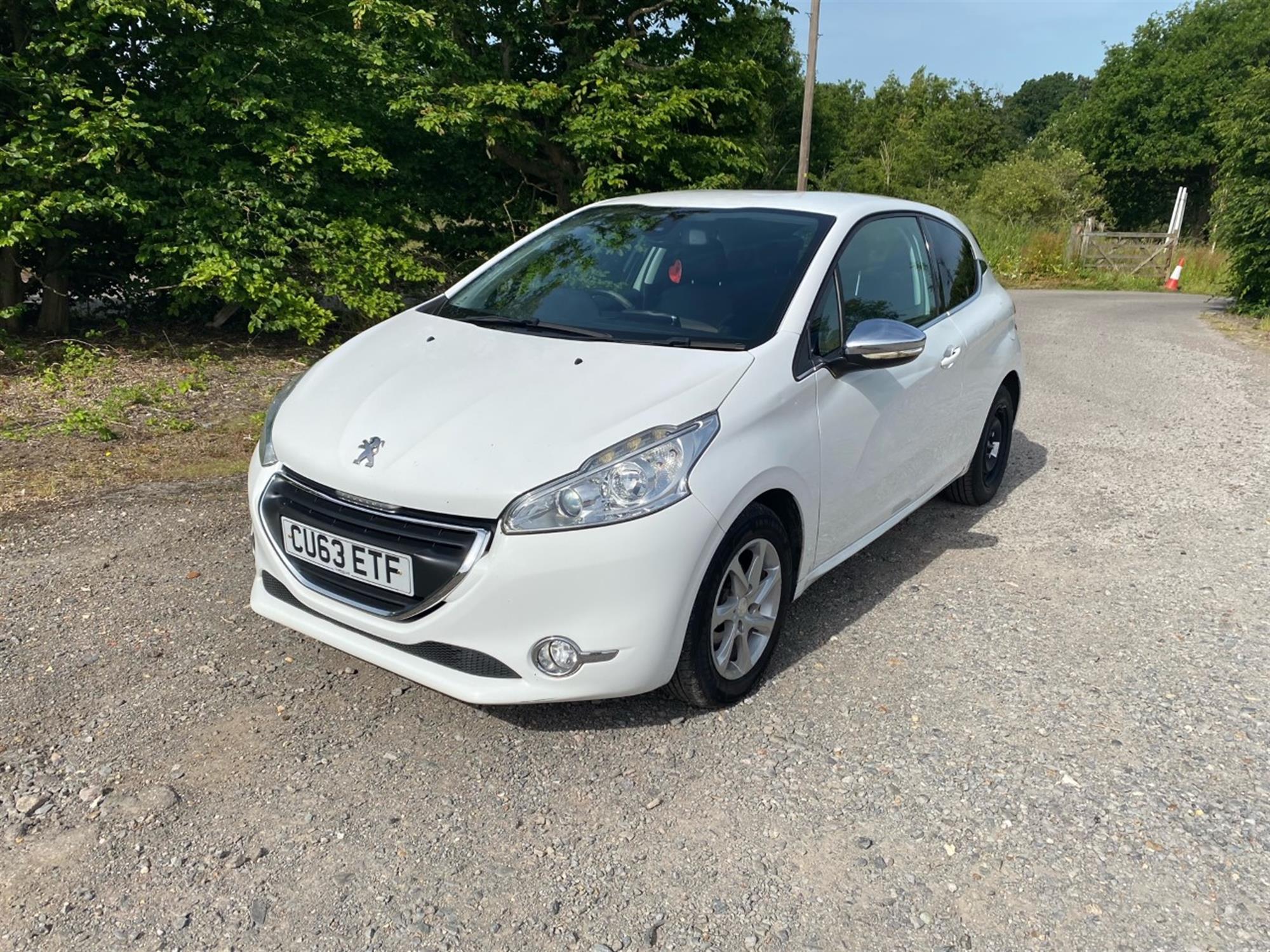 Peugeot 208 Allure 1.4 E-HDI Automatic, 111,998 miles, Only 2 owners from new, 3 door finished in - Image 2 of 7